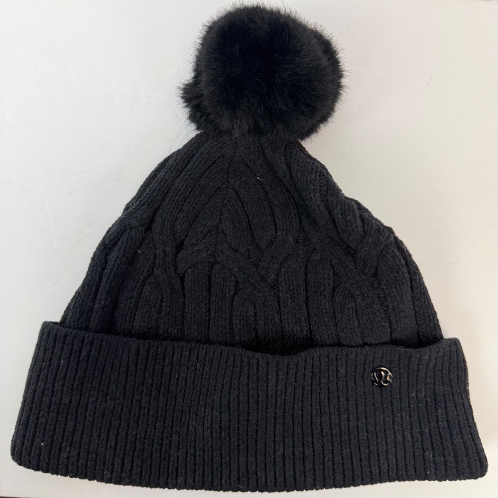 Lululemon Black Cable Knit Pom Beanie Hat One Size Women Winter Accessory